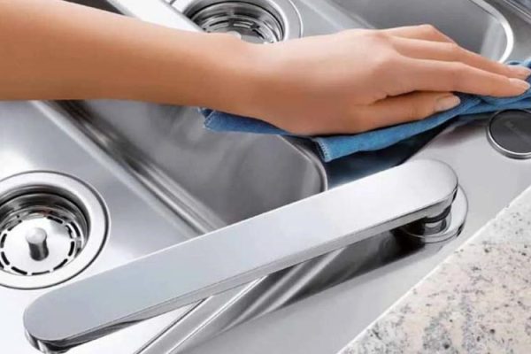 تمیز-کردن-و-برق-انداختن-سینک-ظرفشویی1-1000x500
